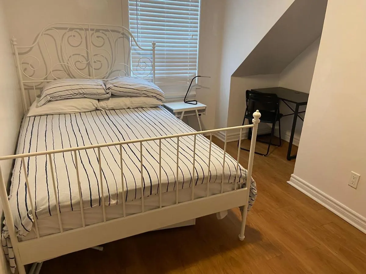 Quad Room With Private Bathroom 536A-Two Bedrooms Toronto Casa de hóspedes